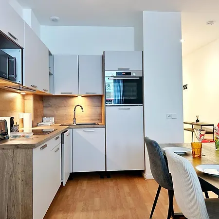 Celine 28 Au 16eme Arrondissement, Victor Hugo Prestige * Parigi
